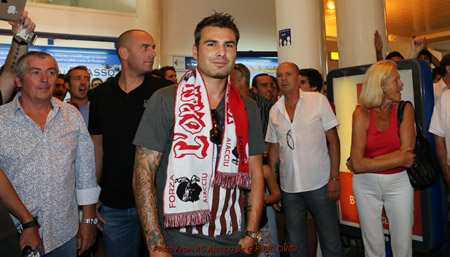 Mutu, titular la Ajaccio